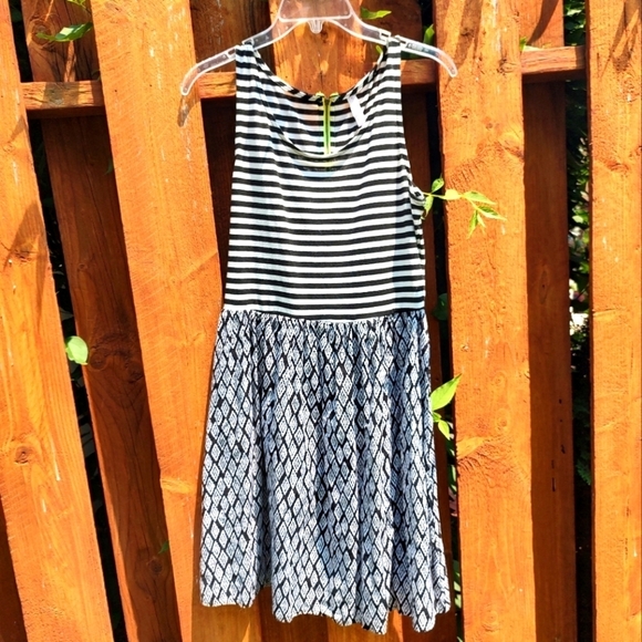 Xhilaration Dresses & Skirts - 💥3/$20 xhilaration Medium Summer Dress!